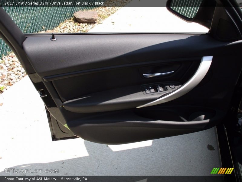 Jet Black / Black 2017 BMW 3 Series 320i xDrive Sedan