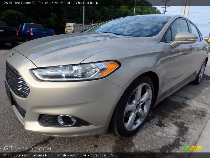 Tectonic Silver Metallic / Charcoal Black 2015 Ford Fusion SE
