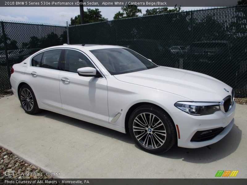 Front 3/4 View of 2018 5 Series 530e iPerfomance xDrive Sedan