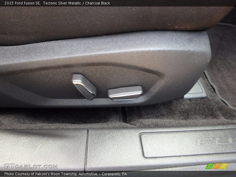 Tectonic Silver Metallic / Charcoal Black 2015 Ford Fusion SE