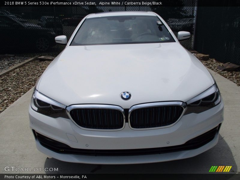 Alpine White / Canberra Beige/Black 2018 BMW 5 Series 530e iPerfomance xDrive Sedan