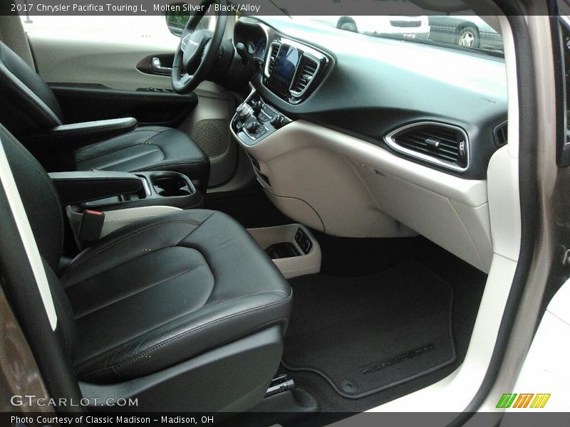 Molten Silver / Black/Alloy 2017 Chrysler Pacifica Touring L