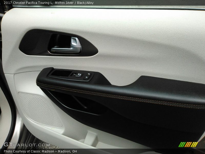 Molten Silver / Black/Alloy 2017 Chrysler Pacifica Touring L