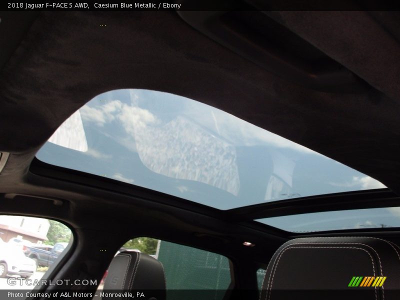 Sunroof of 2018 F-PACE S AWD