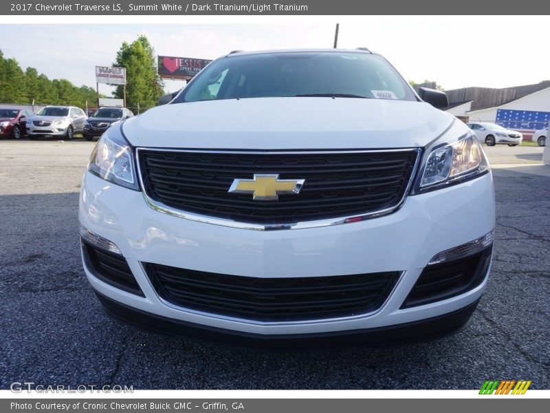 Summit White / Dark Titanium/Light Titanium 2017 Chevrolet Traverse LS