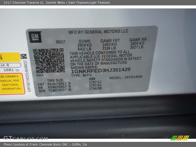 Summit White / Dark Titanium/Light Titanium 2017 Chevrolet Traverse LS