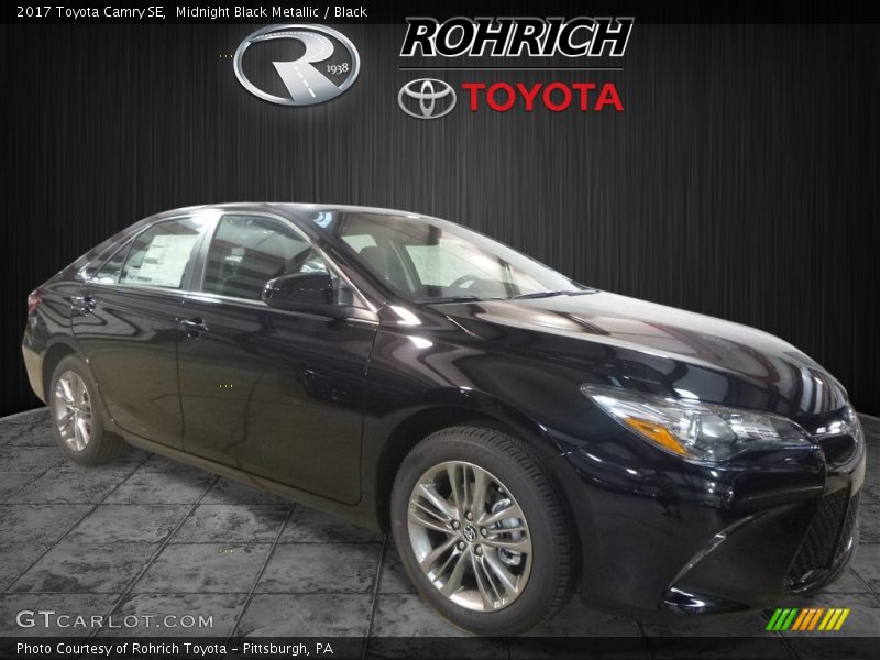 Midnight Black Metallic / Black 2017 Toyota Camry SE