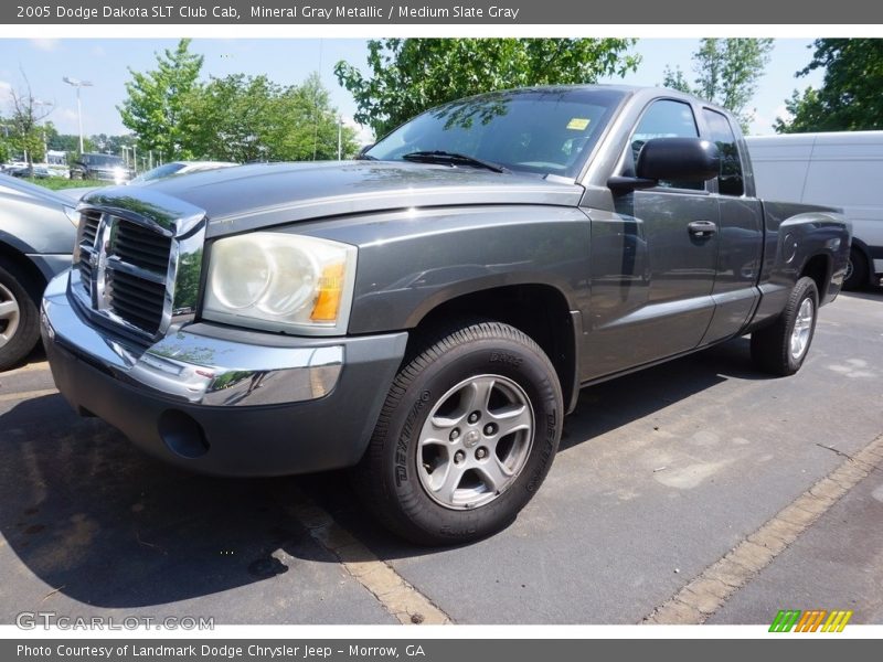 Mineral Gray Metallic / Medium Slate Gray 2005 Dodge Dakota SLT Club Cab