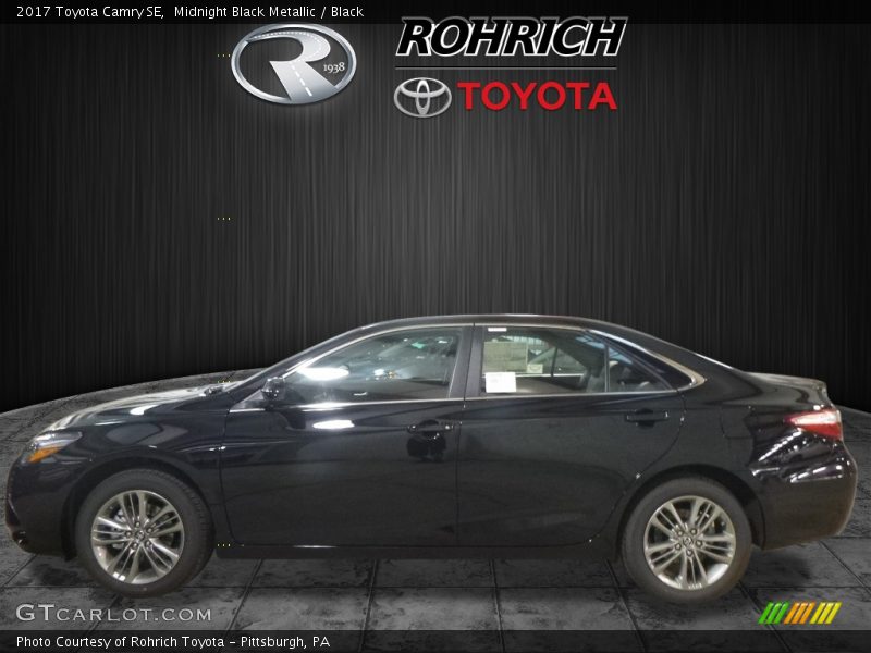 Midnight Black Metallic / Black 2017 Toyota Camry SE