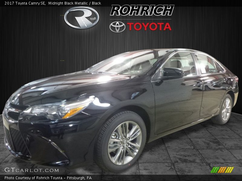 Midnight Black Metallic / Black 2017 Toyota Camry SE