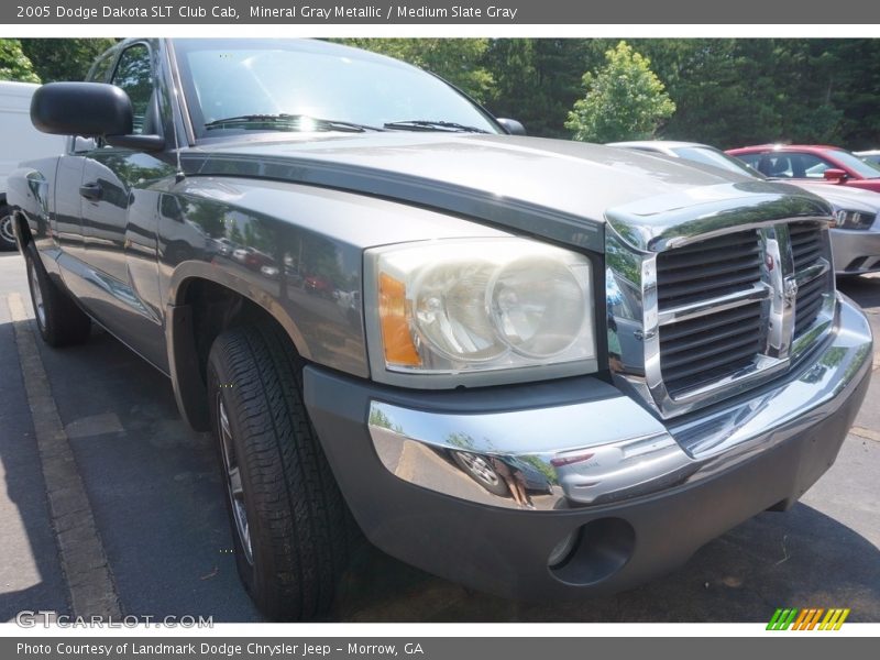 Mineral Gray Metallic / Medium Slate Gray 2005 Dodge Dakota SLT Club Cab