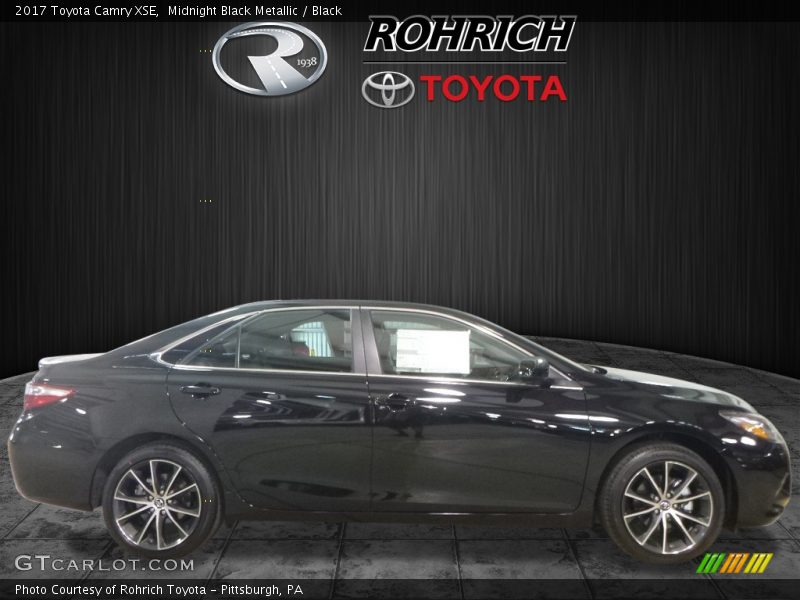 Midnight Black Metallic / Black 2017 Toyota Camry XSE