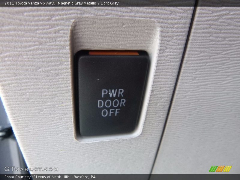 Magnetic Gray Metallic / Light Gray 2011 Toyota Venza V6 AWD
