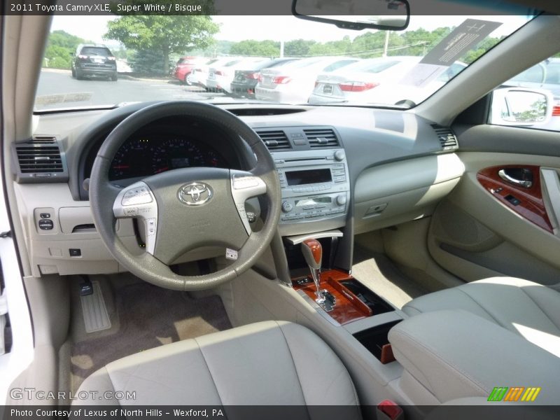Super White / Bisque 2011 Toyota Camry XLE