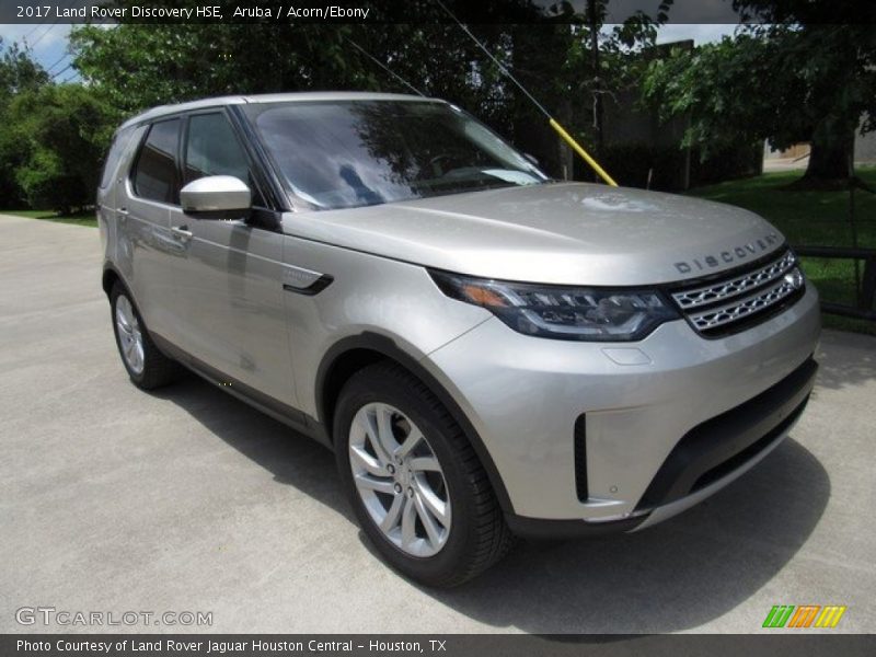 Front 3/4 View of 2017 Discovery HSE