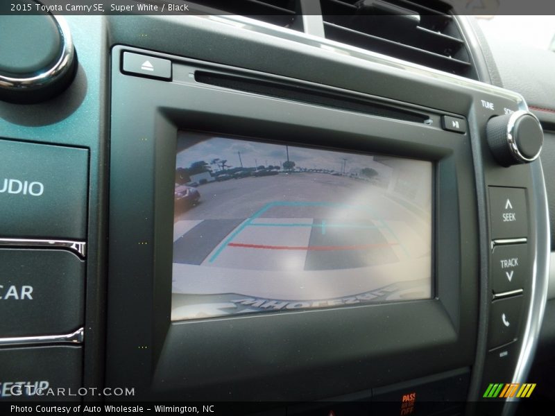 Super White / Black 2015 Toyota Camry SE