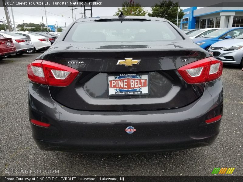 Tungsten Metallic / Jet Black 2017 Chevrolet Cruze LT