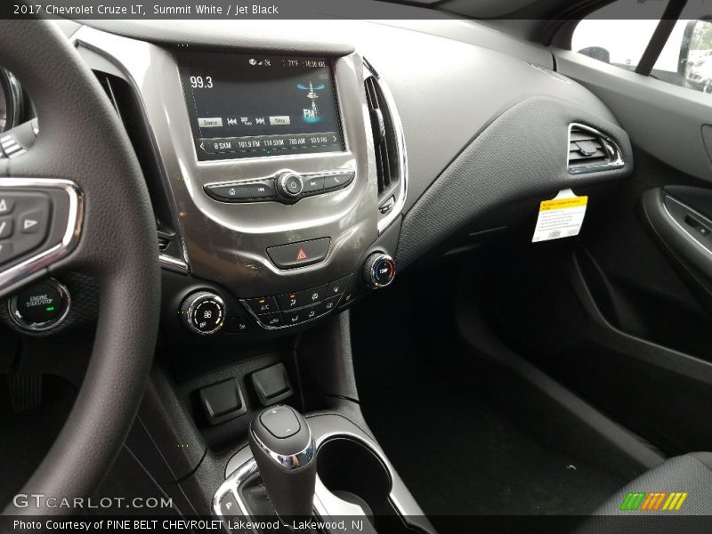 Summit White / Jet Black 2017 Chevrolet Cruze LT