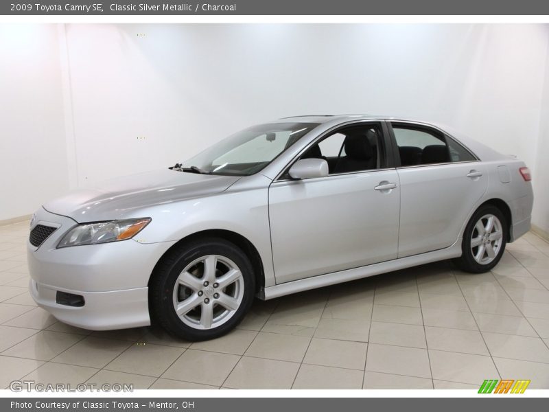 Classic Silver Metallic / Charcoal 2009 Toyota Camry SE