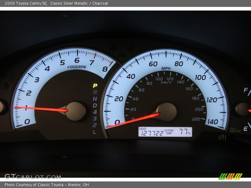 Classic Silver Metallic / Charcoal 2009 Toyota Camry SE