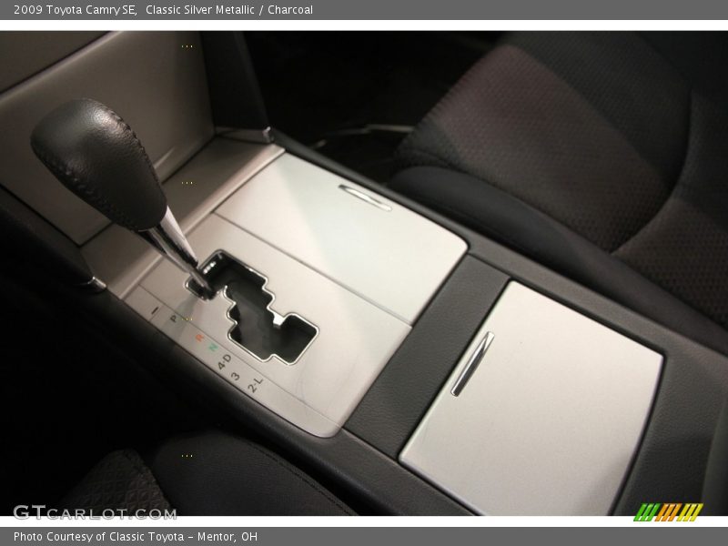 Classic Silver Metallic / Charcoal 2009 Toyota Camry SE