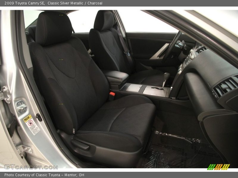 Classic Silver Metallic / Charcoal 2009 Toyota Camry SE