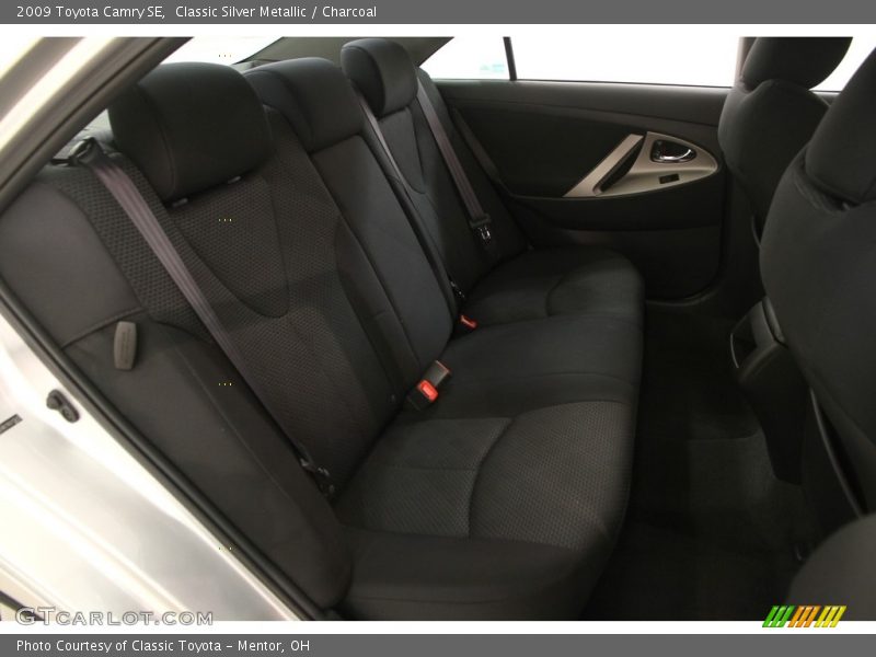 Classic Silver Metallic / Charcoal 2009 Toyota Camry SE