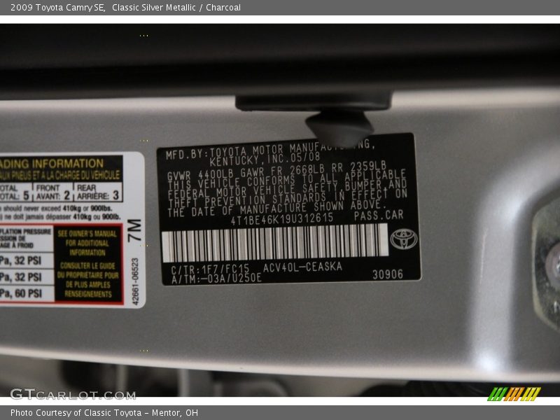 Classic Silver Metallic / Charcoal 2009 Toyota Camry SE