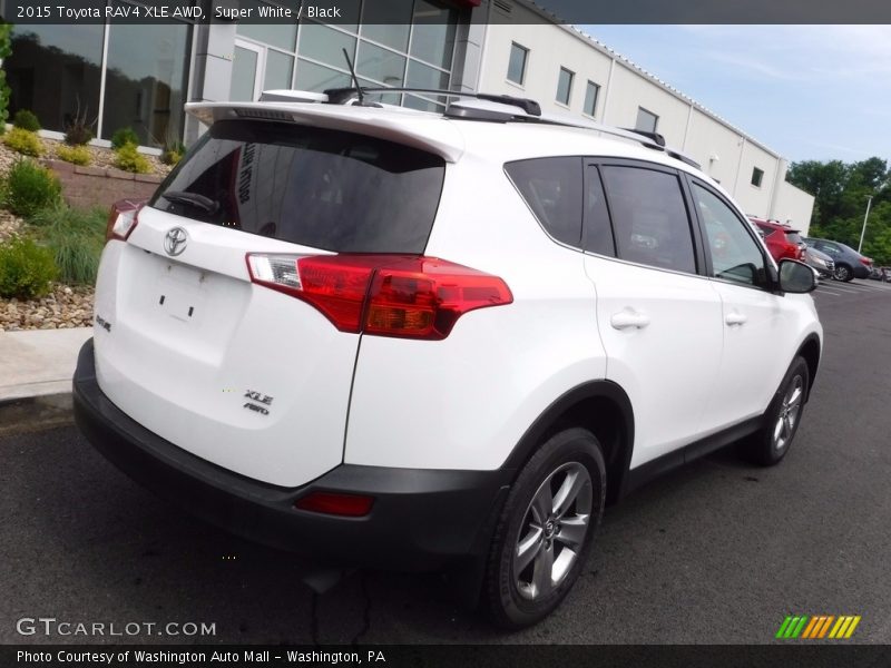 Super White / Black 2015 Toyota RAV4 XLE AWD