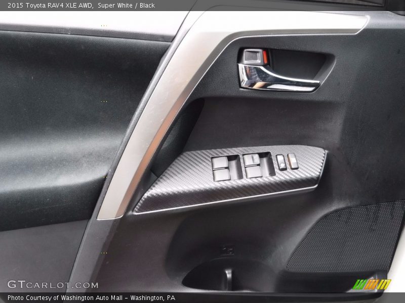 Super White / Black 2015 Toyota RAV4 XLE AWD