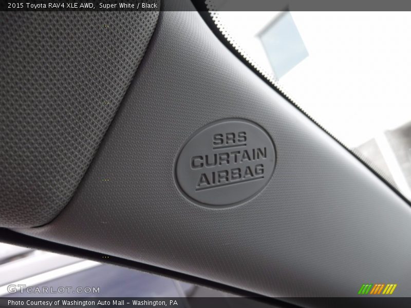 Super White / Black 2015 Toyota RAV4 XLE AWD