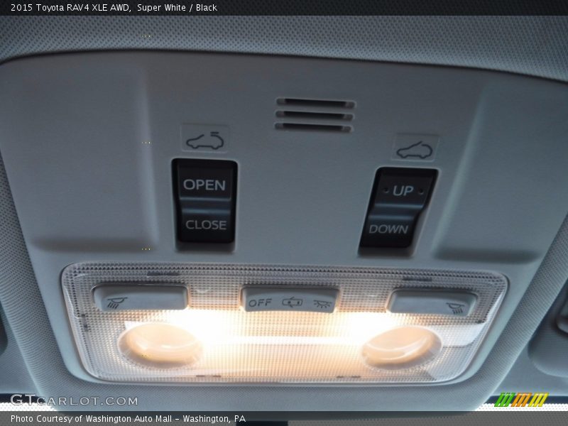 Super White / Black 2015 Toyota RAV4 XLE AWD