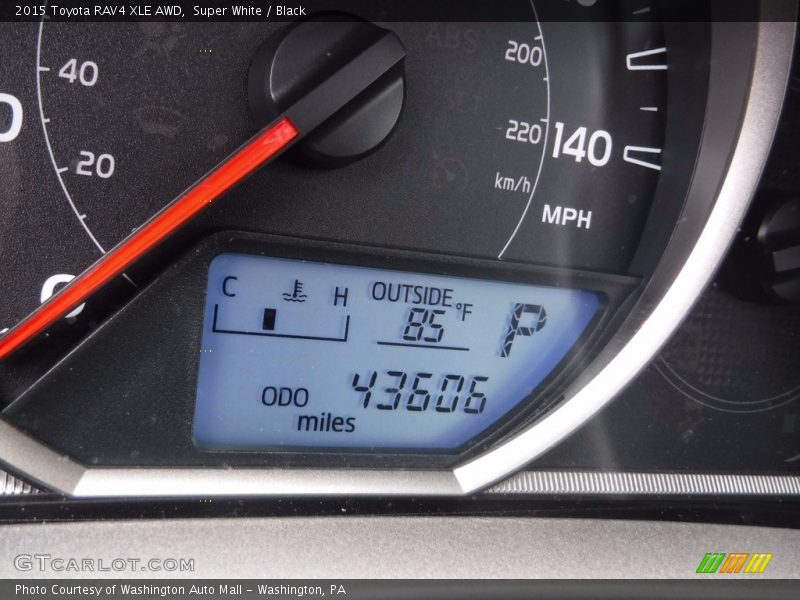 Super White / Black 2015 Toyota RAV4 XLE AWD