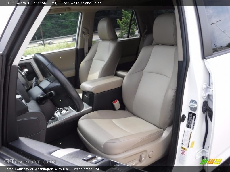 Super White / Sand Beige 2014 Toyota 4Runner SR5 4x4