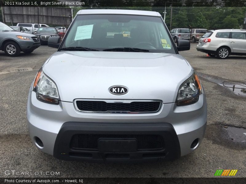 Bright Silver / Black Cloth 2011 Kia Soul 1.6