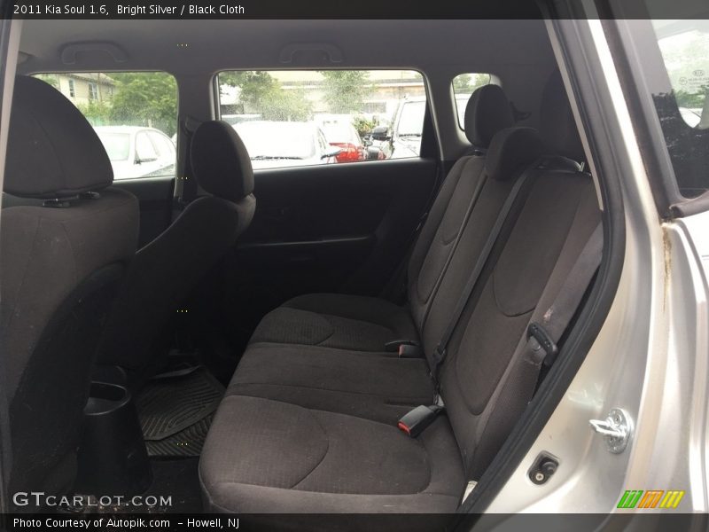 Bright Silver / Black Cloth 2011 Kia Soul 1.6
