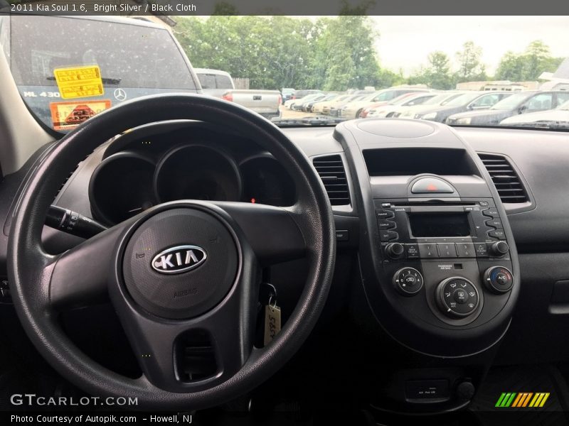 Bright Silver / Black Cloth 2011 Kia Soul 1.6