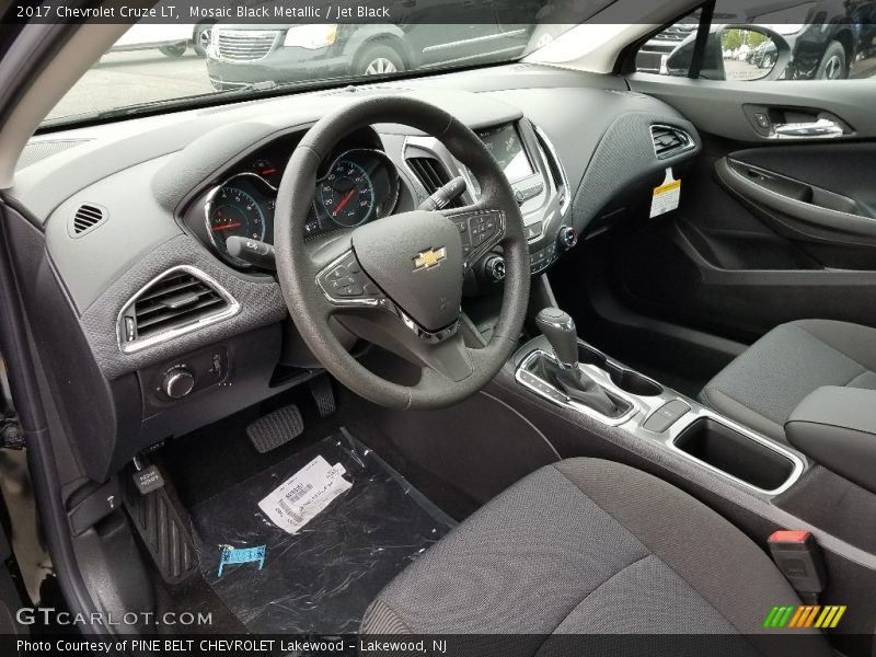Mosaic Black Metallic / Jet Black 2017 Chevrolet Cruze LT