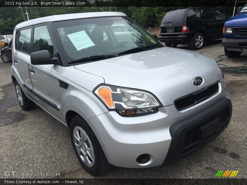 Bright Silver / Black Cloth 2011 Kia Soul 1.6