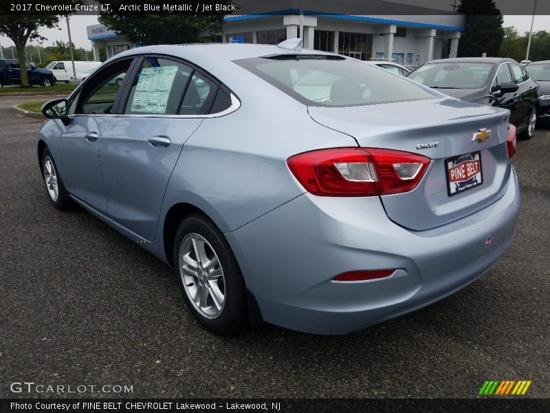 Arctic Blue Metallic / Jet Black 2017 Chevrolet Cruze LT