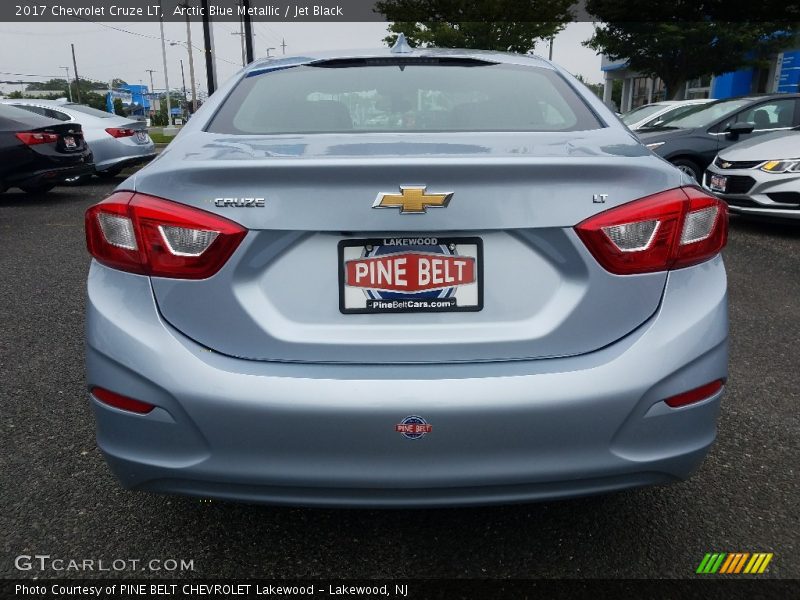 Arctic Blue Metallic / Jet Black 2017 Chevrolet Cruze LT