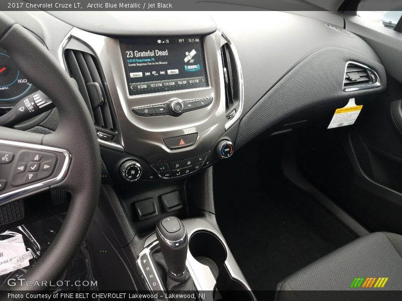 Arctic Blue Metallic / Jet Black 2017 Chevrolet Cruze LT
