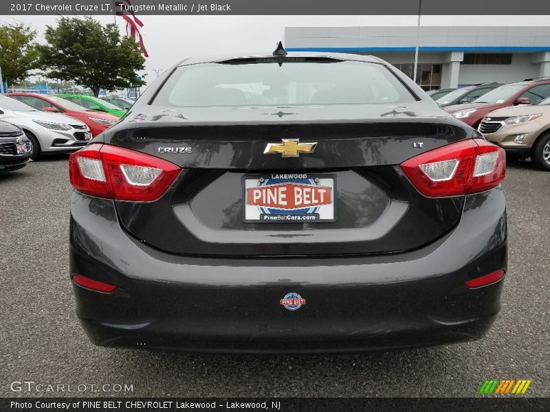 Tungsten Metallic / Jet Black 2017 Chevrolet Cruze LT