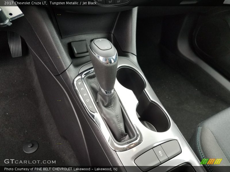 Tungsten Metallic / Jet Black 2017 Chevrolet Cruze LT