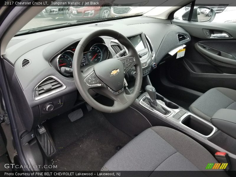 Tungsten Metallic / Jet Black 2017 Chevrolet Cruze LT