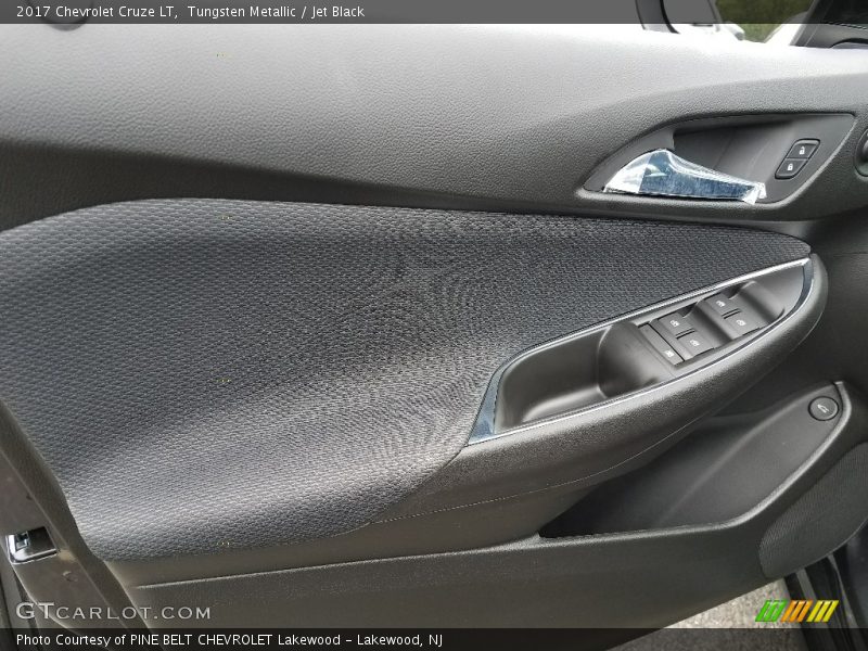 Tungsten Metallic / Jet Black 2017 Chevrolet Cruze LT