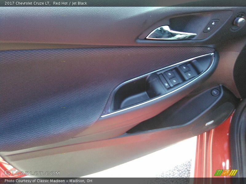 Red Hot / Jet Black 2017 Chevrolet Cruze LT