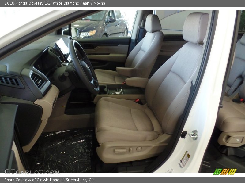 White Diamond Pearl / Mocha 2018 Honda Odyssey EX