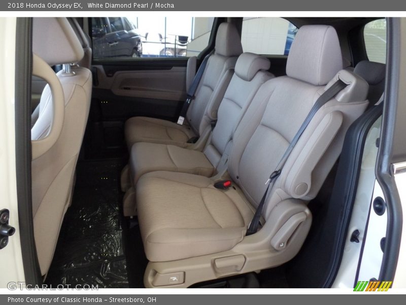 White Diamond Pearl / Mocha 2018 Honda Odyssey EX