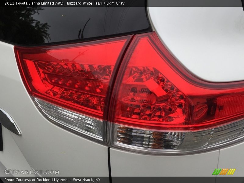 Blizzard White Pearl / Light Gray 2011 Toyota Sienna Limited AWD